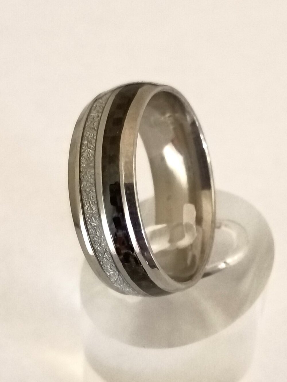 Size 9 Silver Stainless Steel Ring w/ Silver & Dark Iridescent Inlay